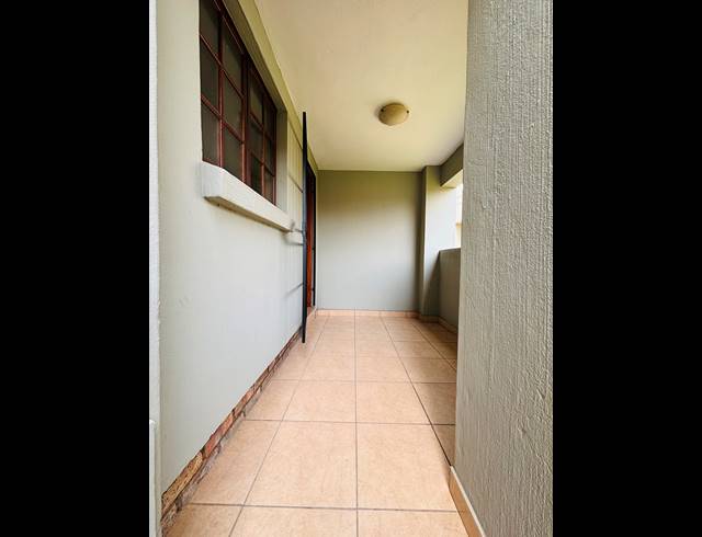 2 BEDROOM APARTMENT TO LET IN OLYMPUS AH